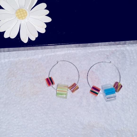 SILVER Wire Medium Hoop Earrings Chunk Colorful Beads NEW Hand Crafted - Picture 7 of 8